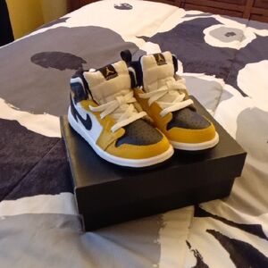 Jordan Kids High-Top Sneakers - Yellow, Black, White